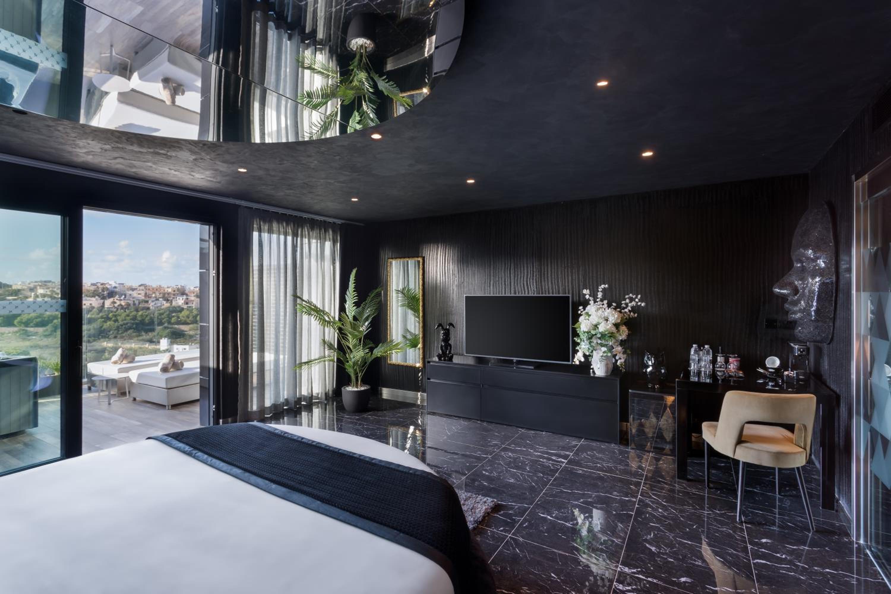 Superior, Penthouse, Suite, Hot Tub, Terrace