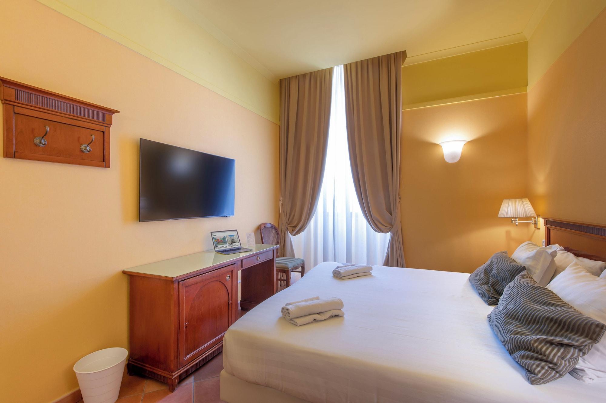 Classic, Double or Twin Bed, Hotel Nuvo 2/5