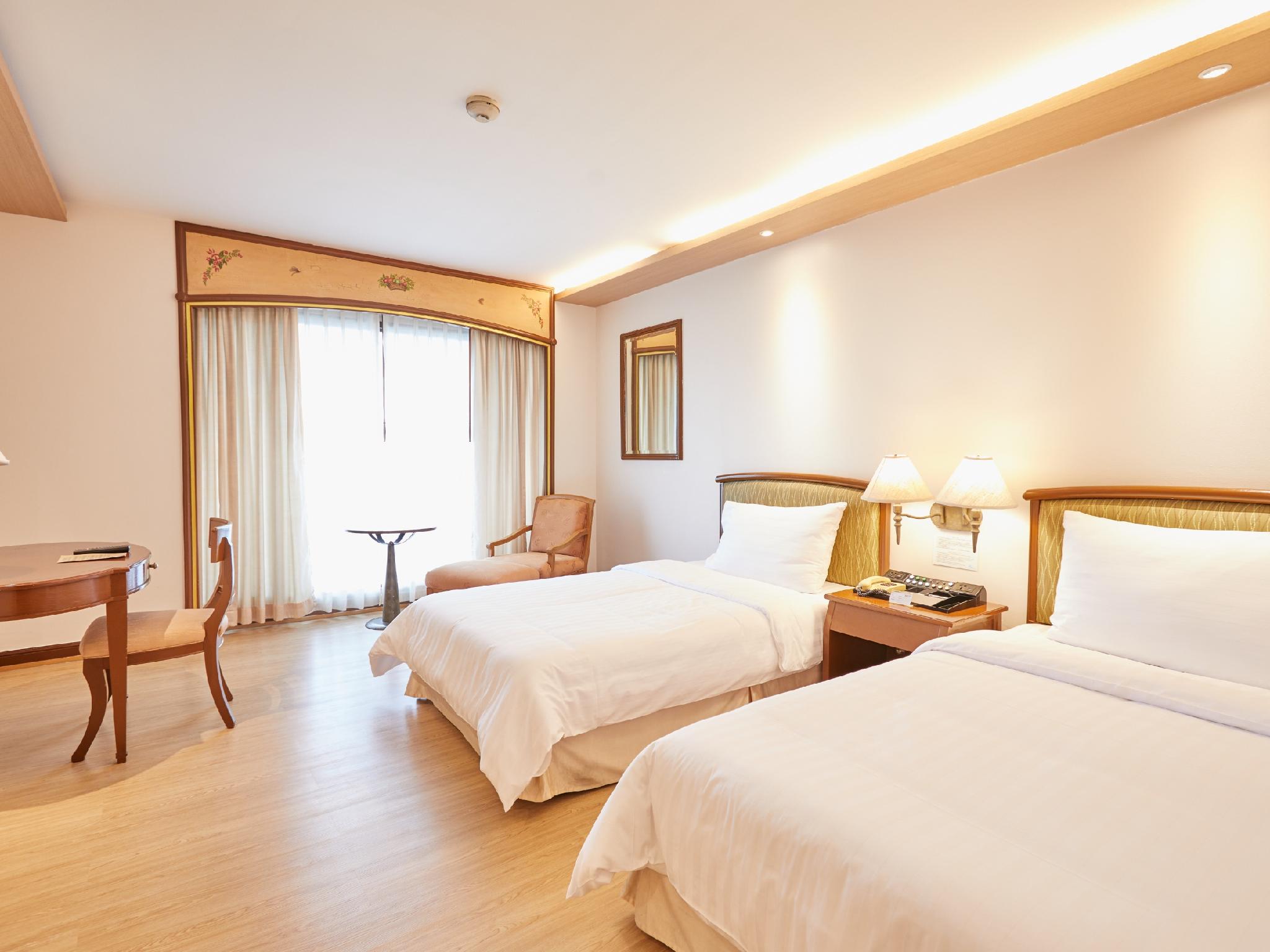 Superior, Twin Beds