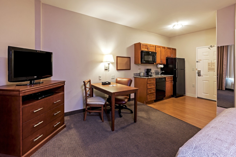 CANDLEWOOD SUITES BAYTOWN 43/58