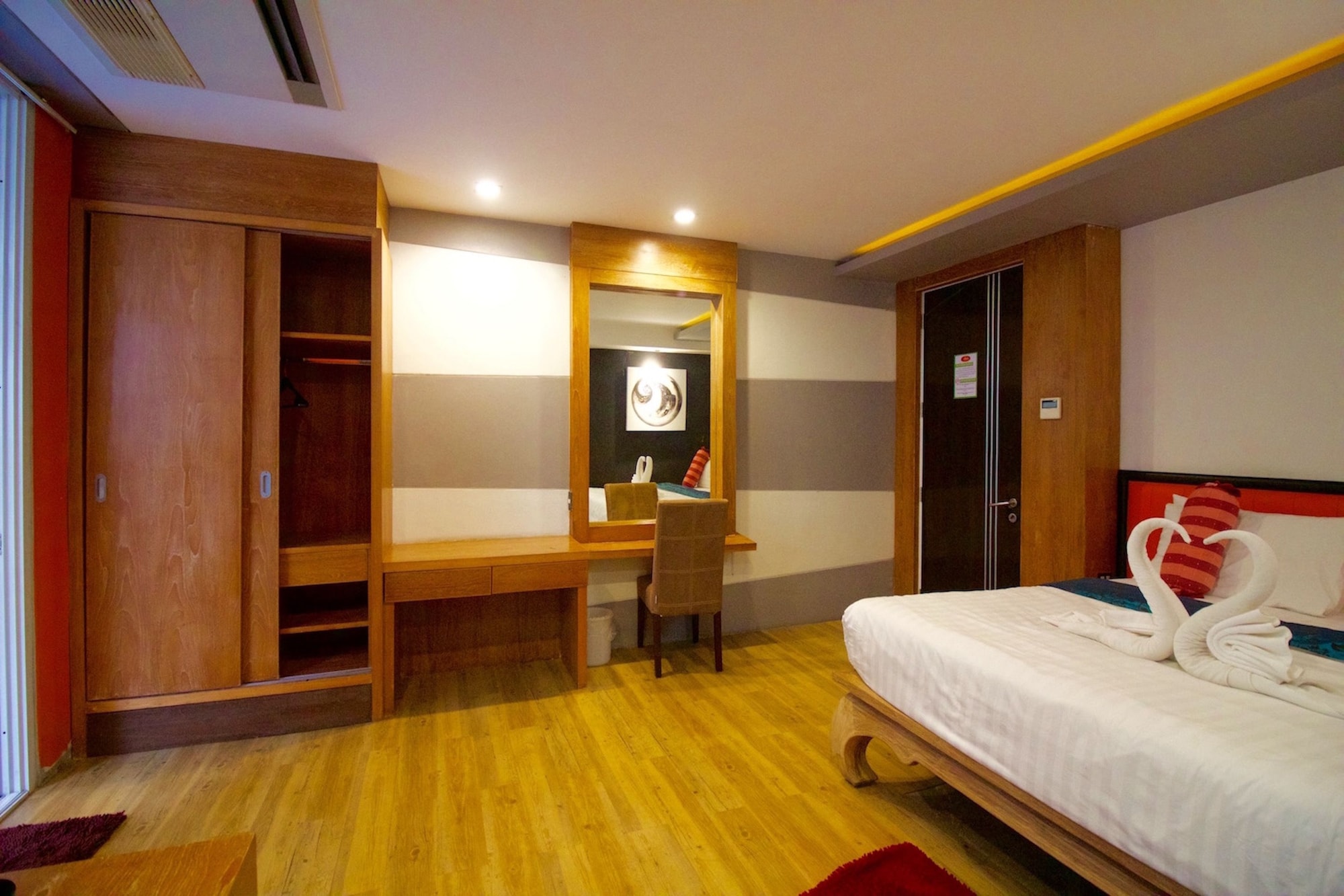 junior suite, bathtub