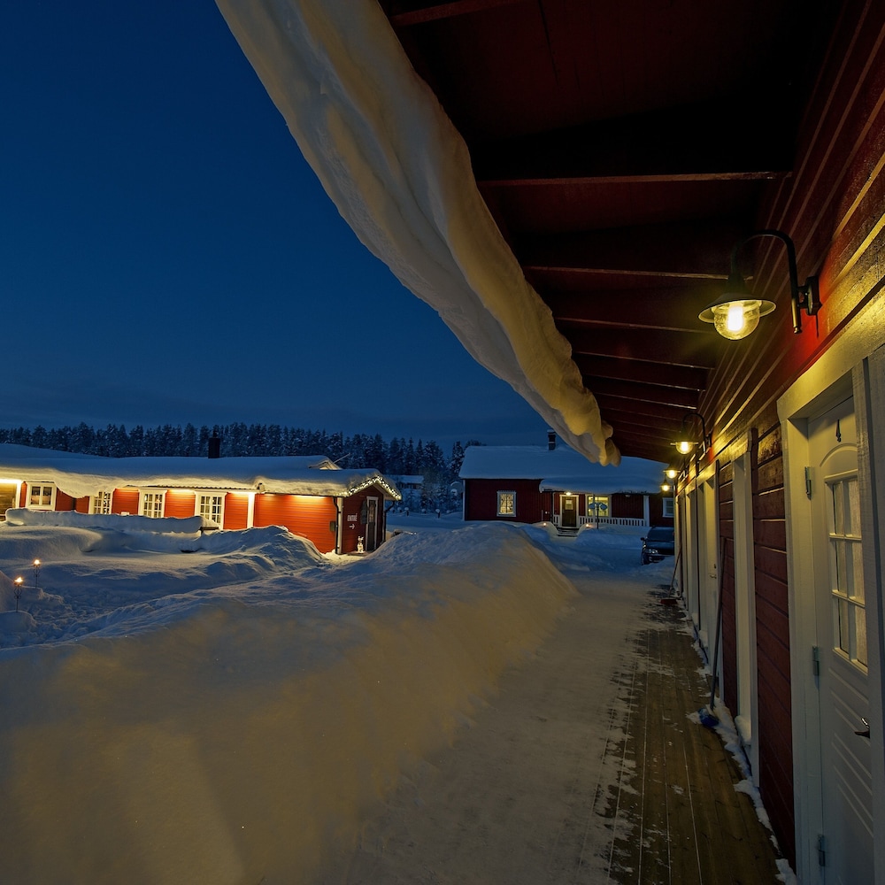 Lappeasuando Lodge 3/33
