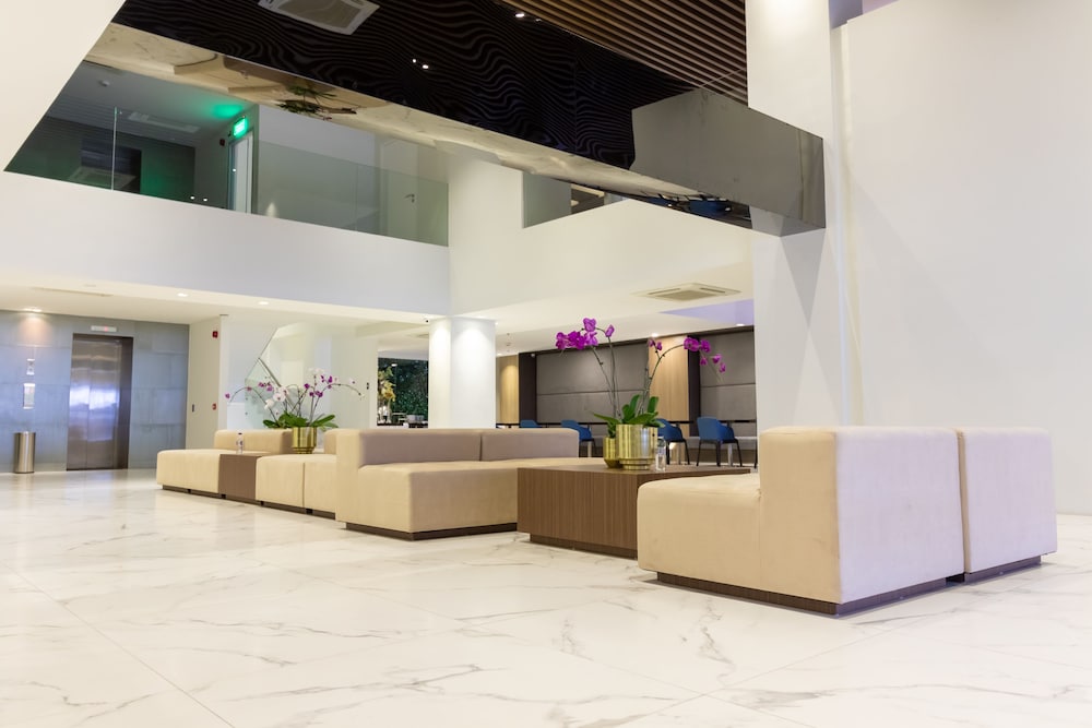 Ramada Encore by Wyndham Makati 2/50