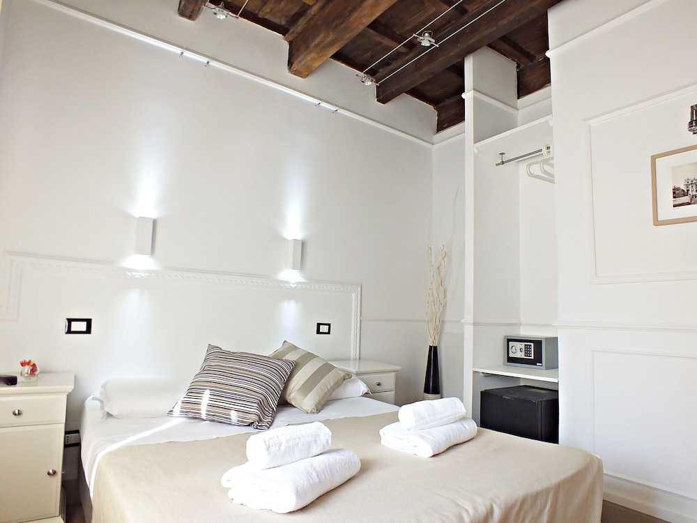 Domus Ester Roma 58/75