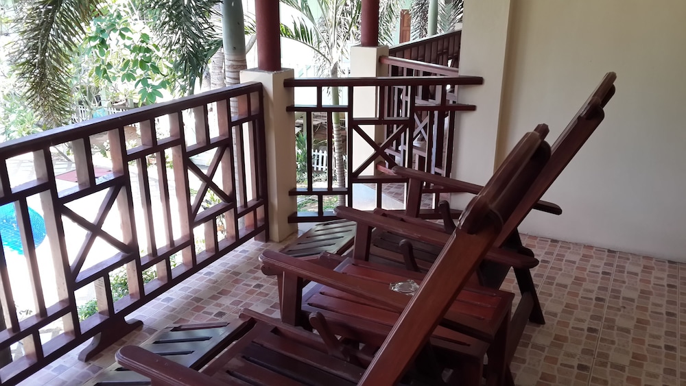 Rattana Guesthouse Bungalow 35/50