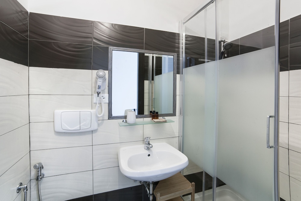 Dada Suites 48/49