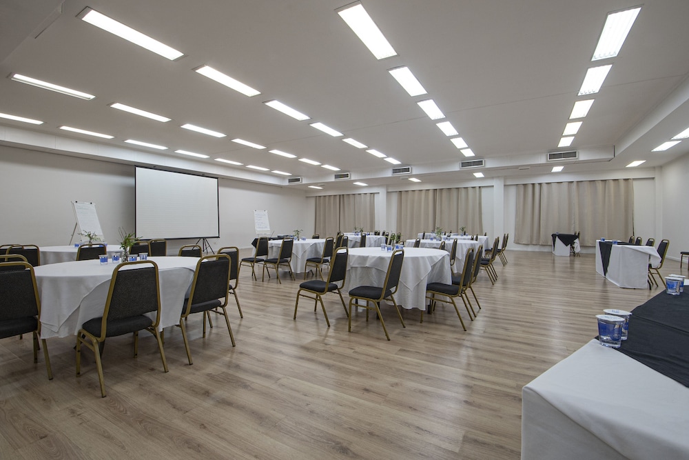 Villagio Embu Resort & Convention 40/50