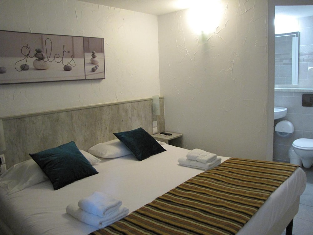 Brit Hotel Bosquet 29/50