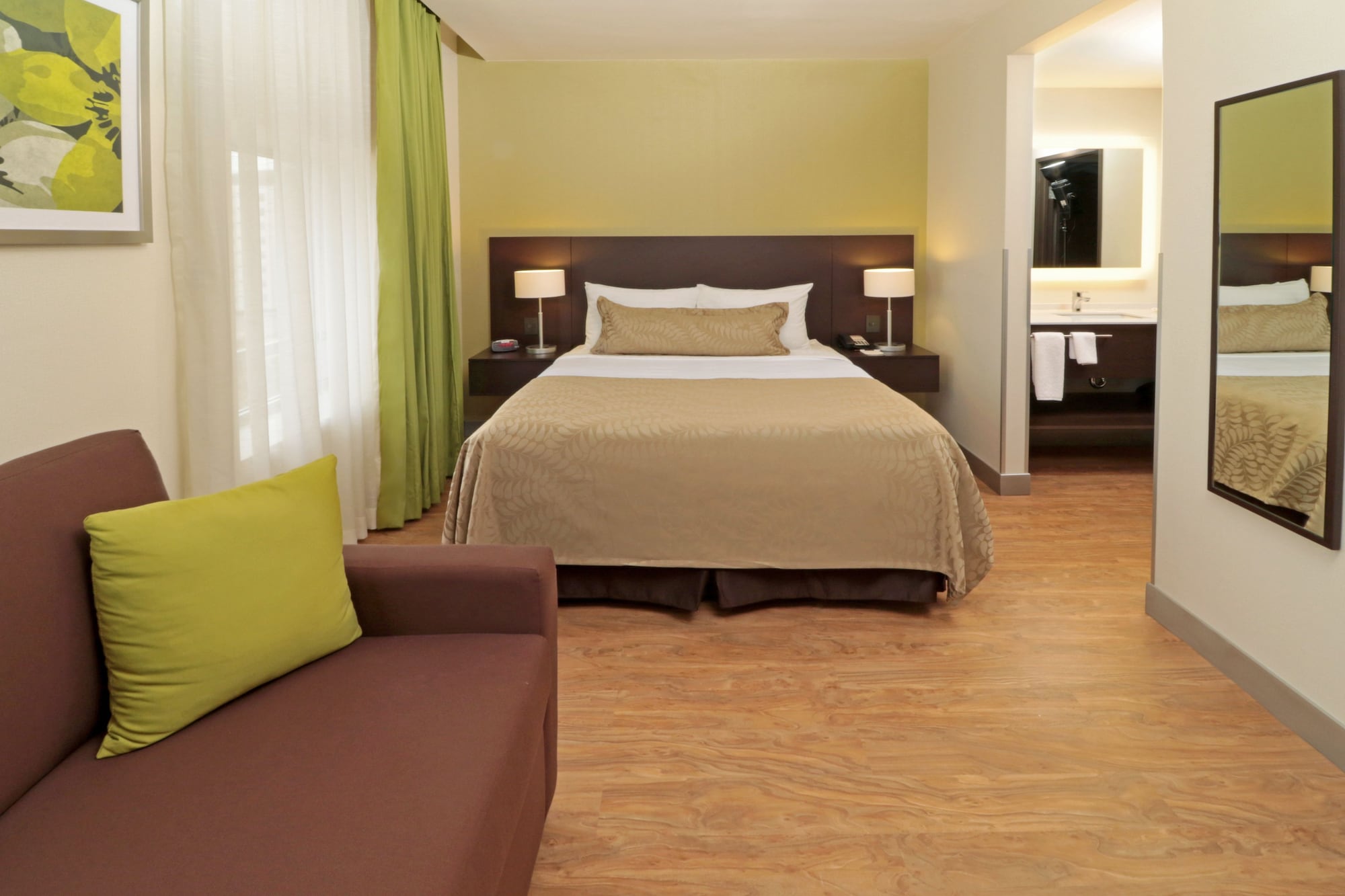 Studio, Suite, Queen Bed, Kitchen