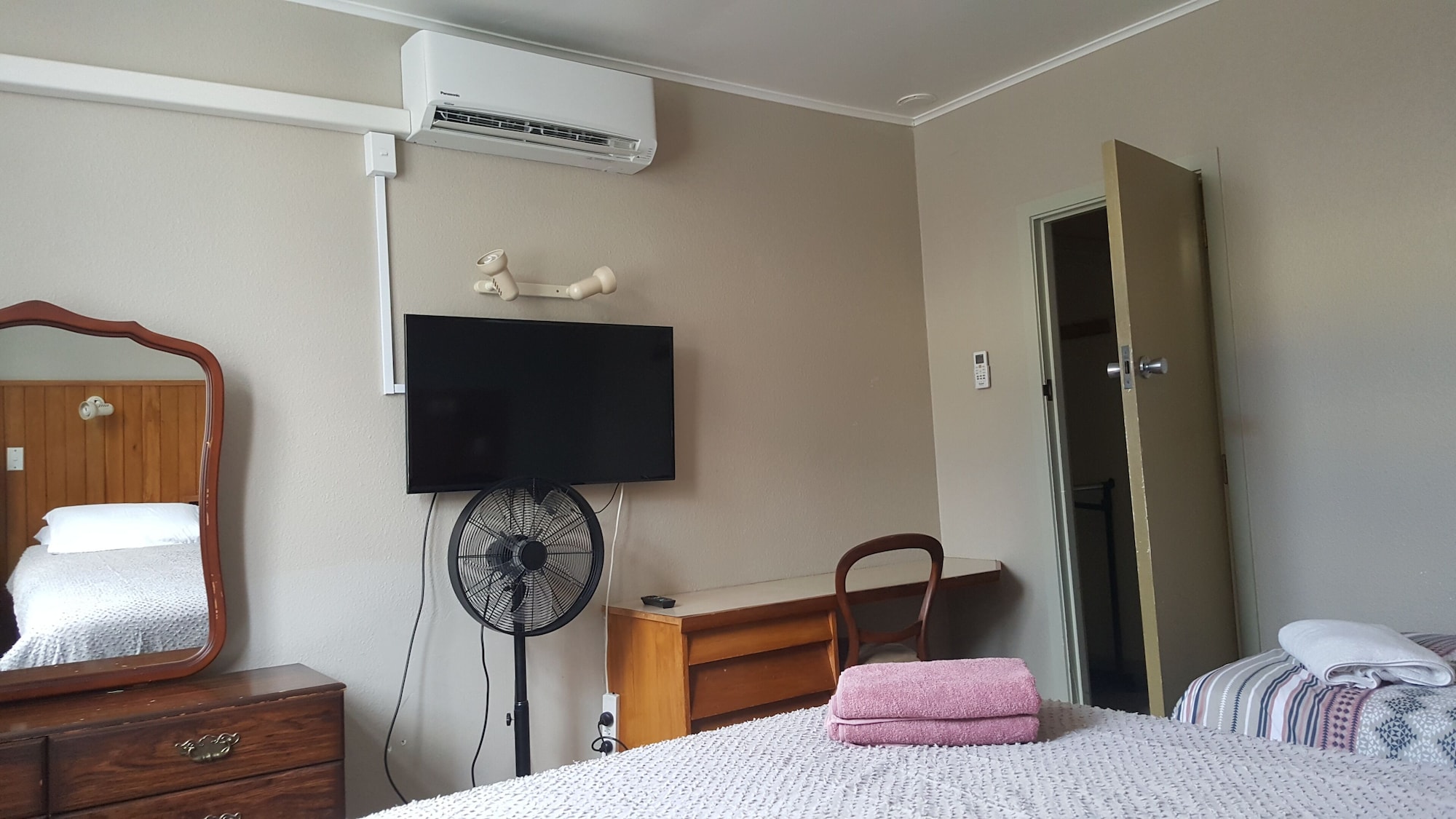 جناح بسرير مزدوج وسرير فردي وسرير كوين في الملحق، Ariki Backpackers 9/10