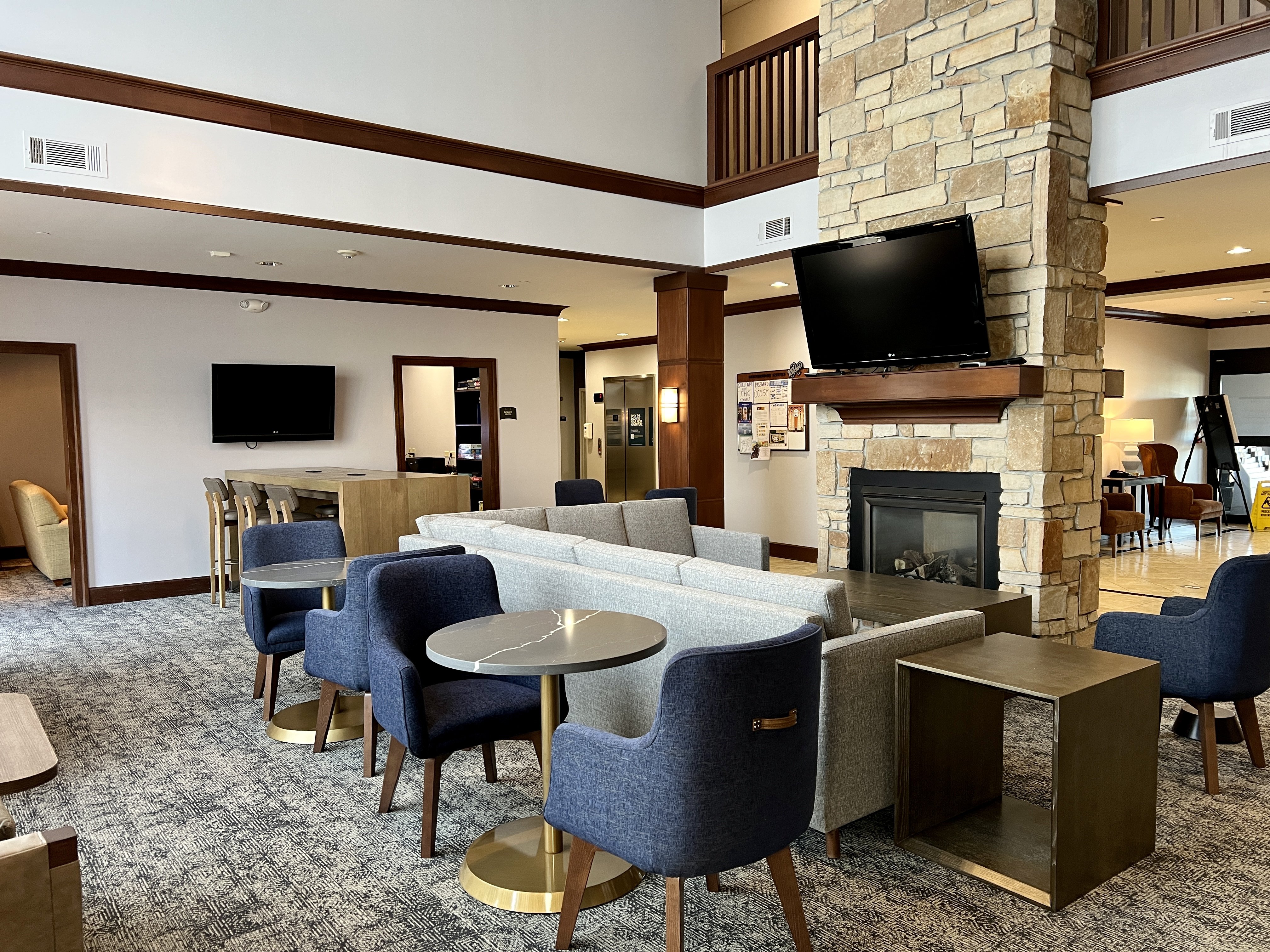 Staybridge Suites Milwaukee West-Oconomowoc 61/73