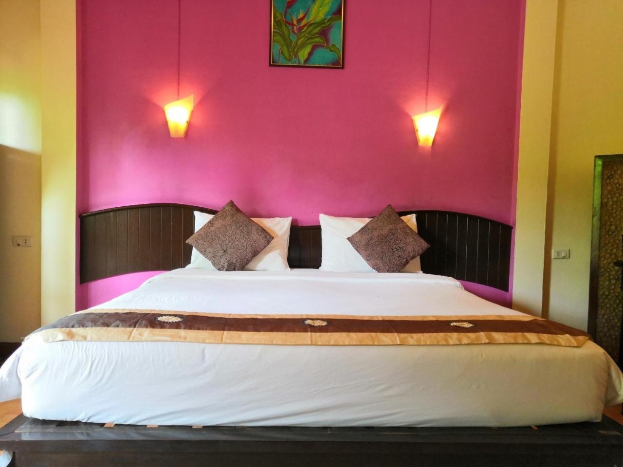 غرفة سوبيريور بسرير مزدوج بإطلالة على الحديقة
