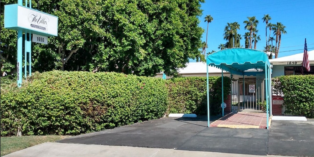 The Villas of Palm Springs 40/50