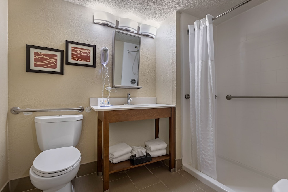 Comfort Inn N Myrtle Beach Barefoot Landing 10/36