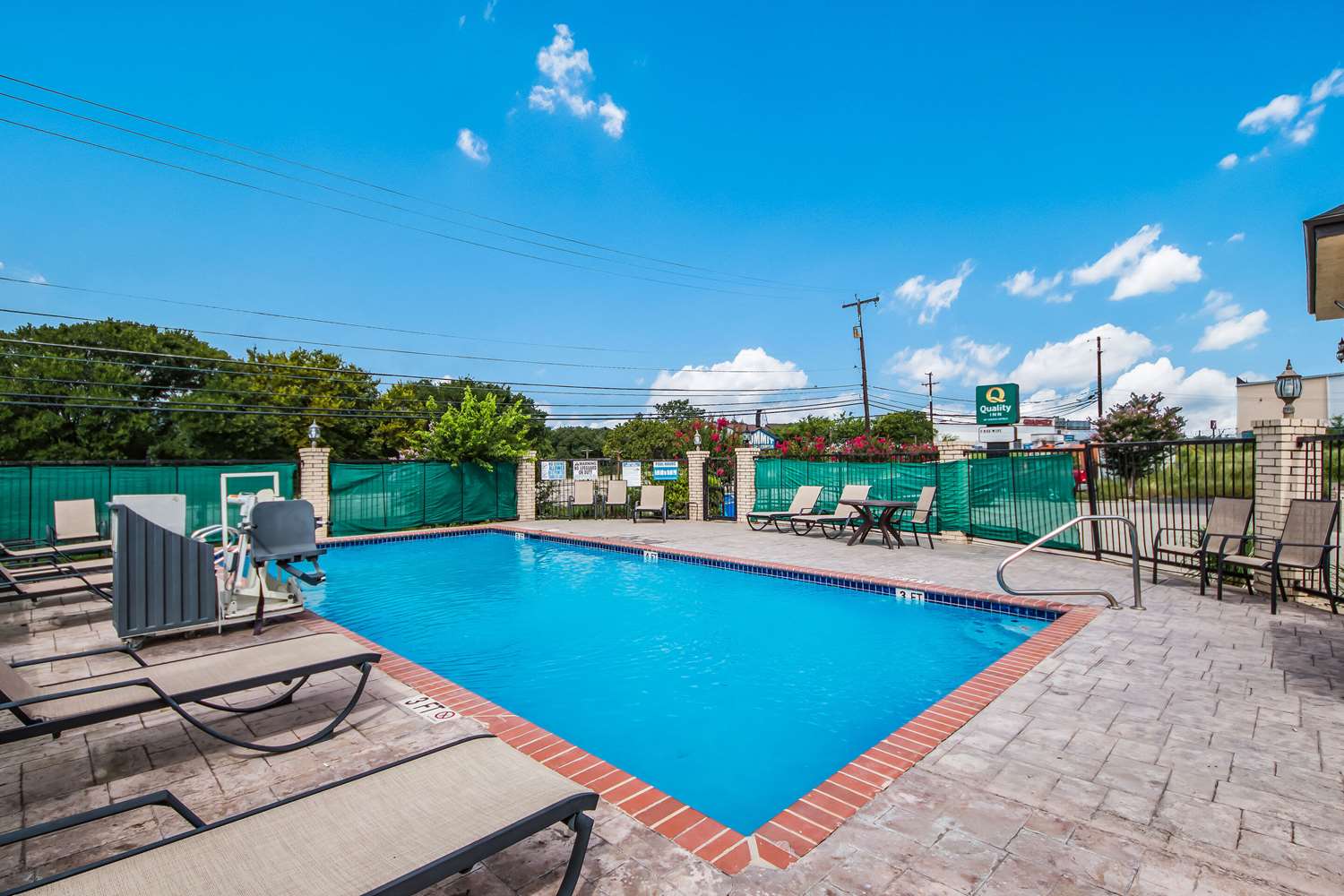 Quality Inn Near Medical Center 19/19