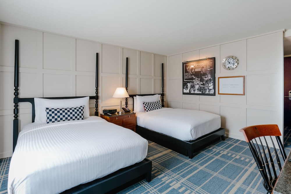The Charles Hotel 24/70