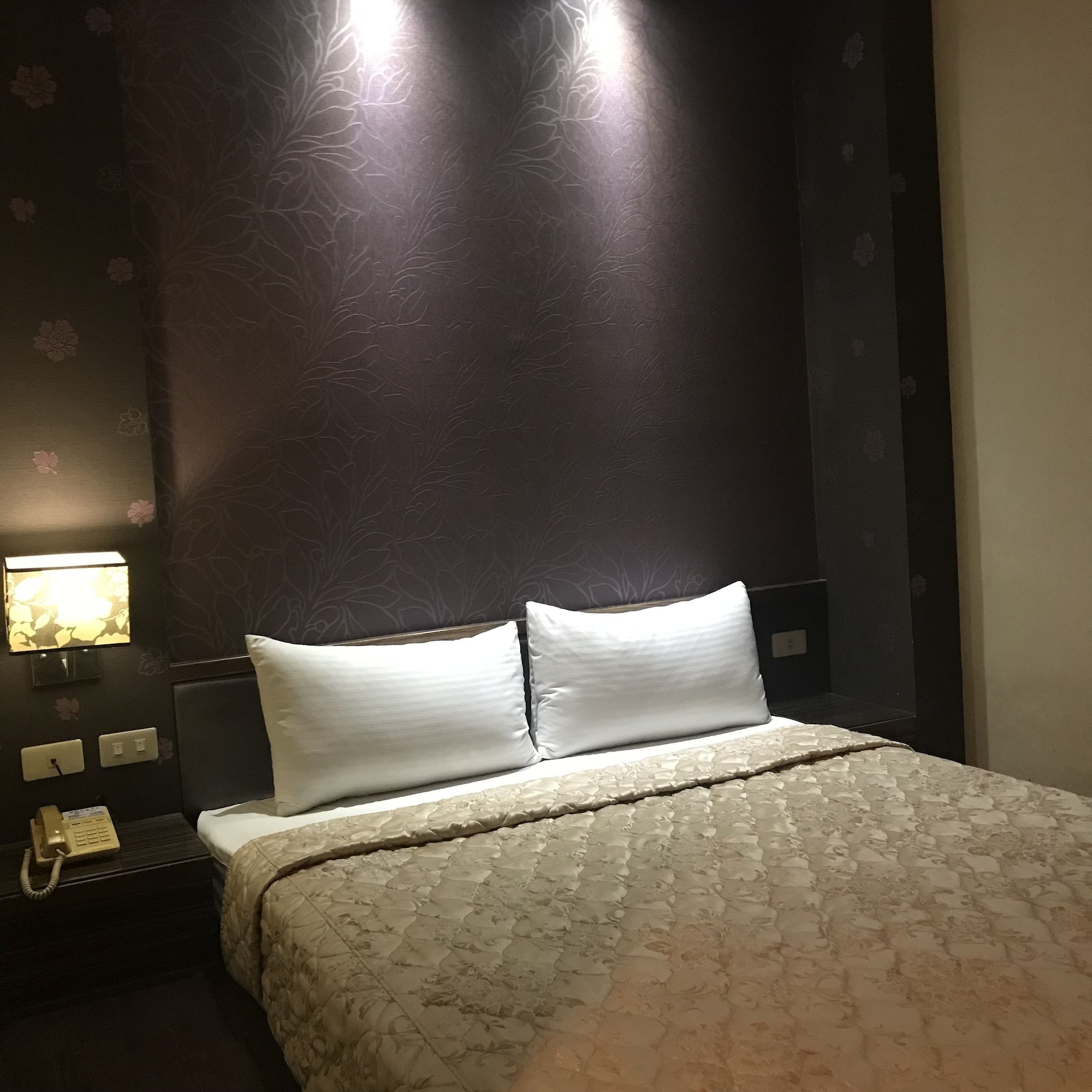 BASIC, DOUBLE BED