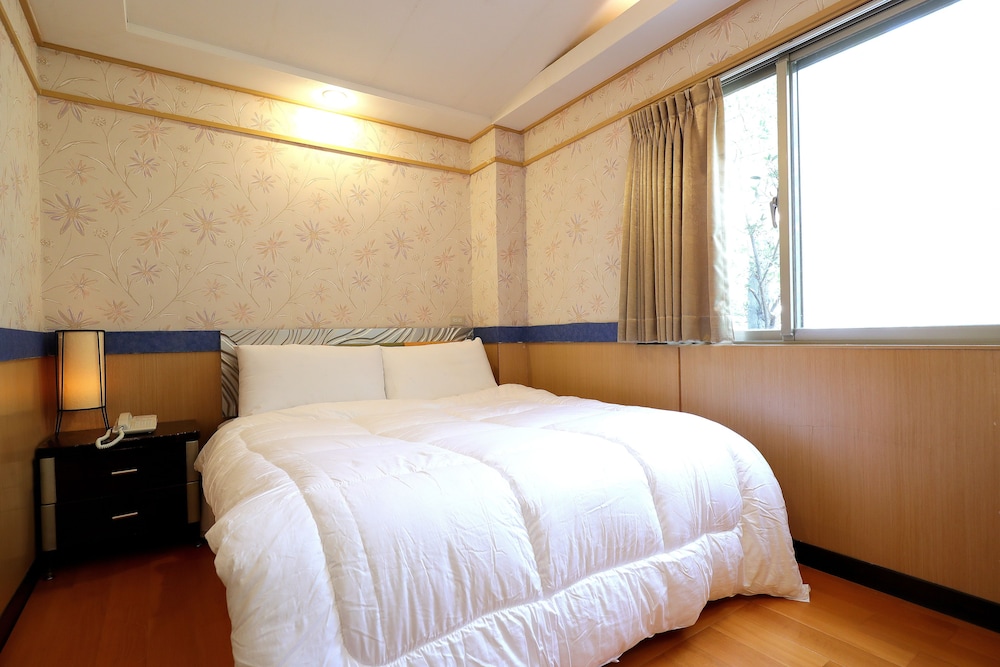 Phoenix Pavilion Hot Spring Hotel 29/65