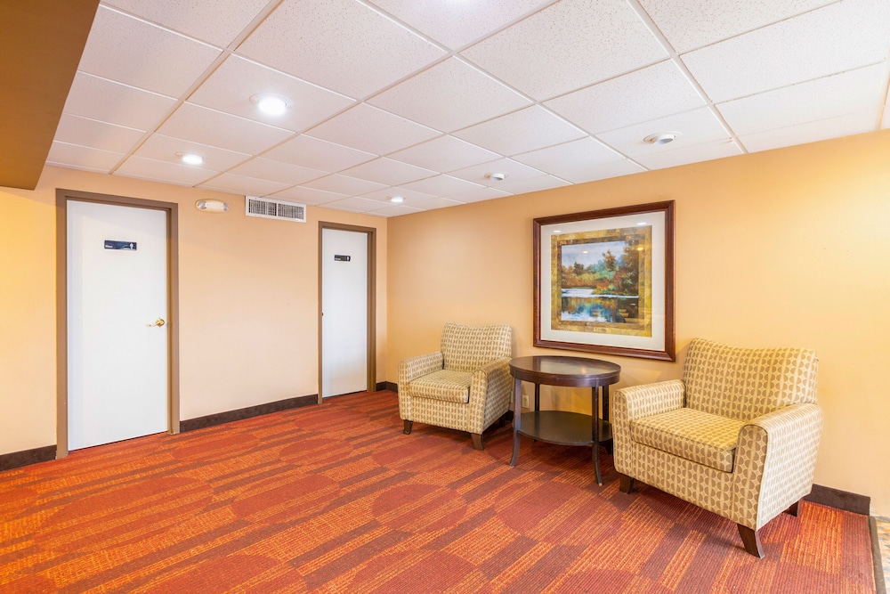 Hotel Baton Rouge Mid City 36/55