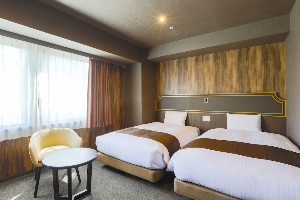 DELUXE, TWIN BEDS