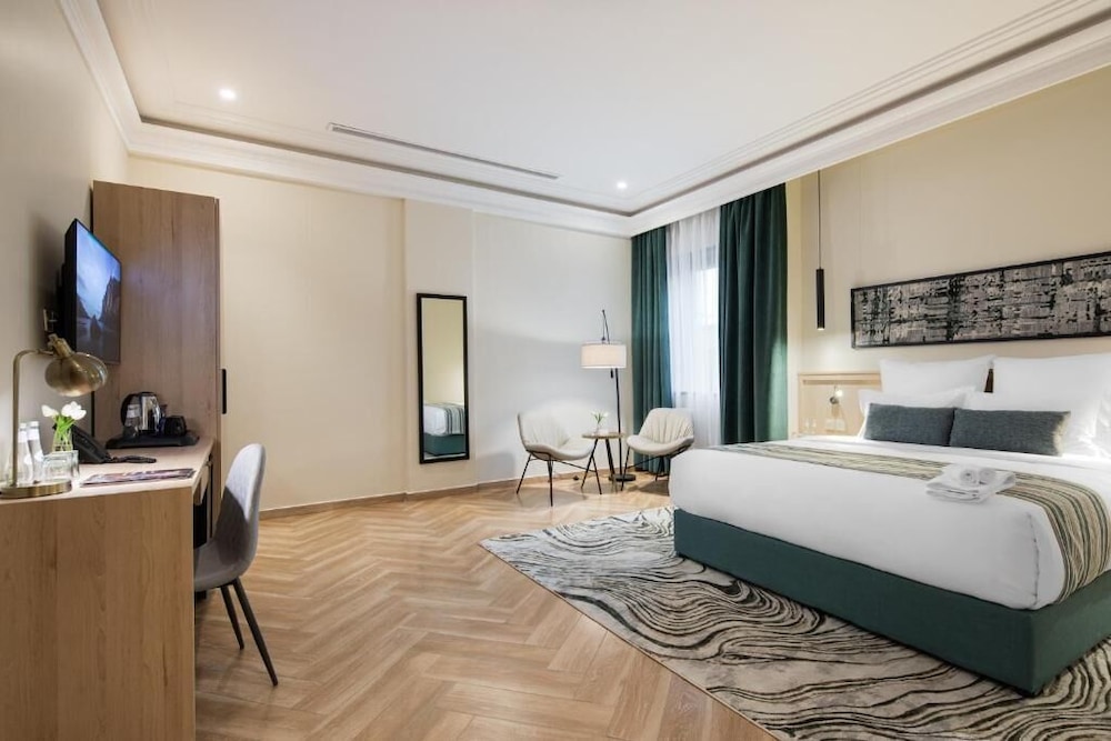 Marlo Hotel 30/73