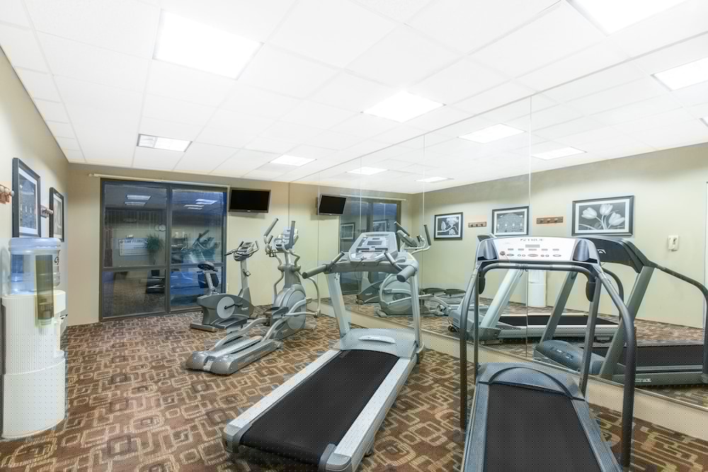 Hawthorn Suites By Wyndham Midwest City Tinker Afb 21/45