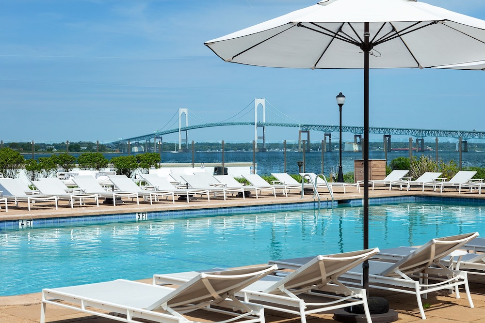 Newport Harbor Island Resort 36/66