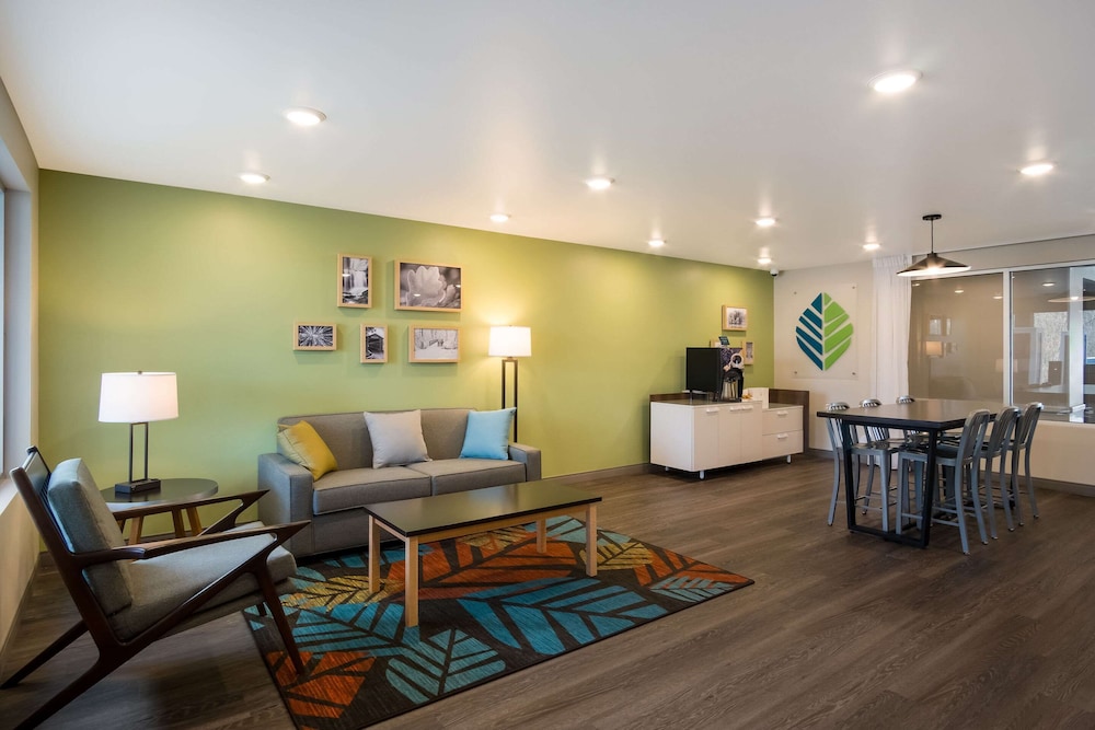 WoodSpring Suites Grand Rapids Kentwood 14/27