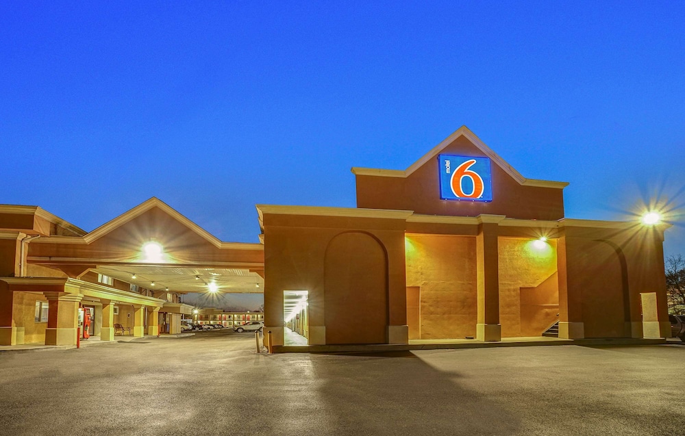 Motel6 Lester, PA - Philadelphia Airport in ESSINGTON - PA