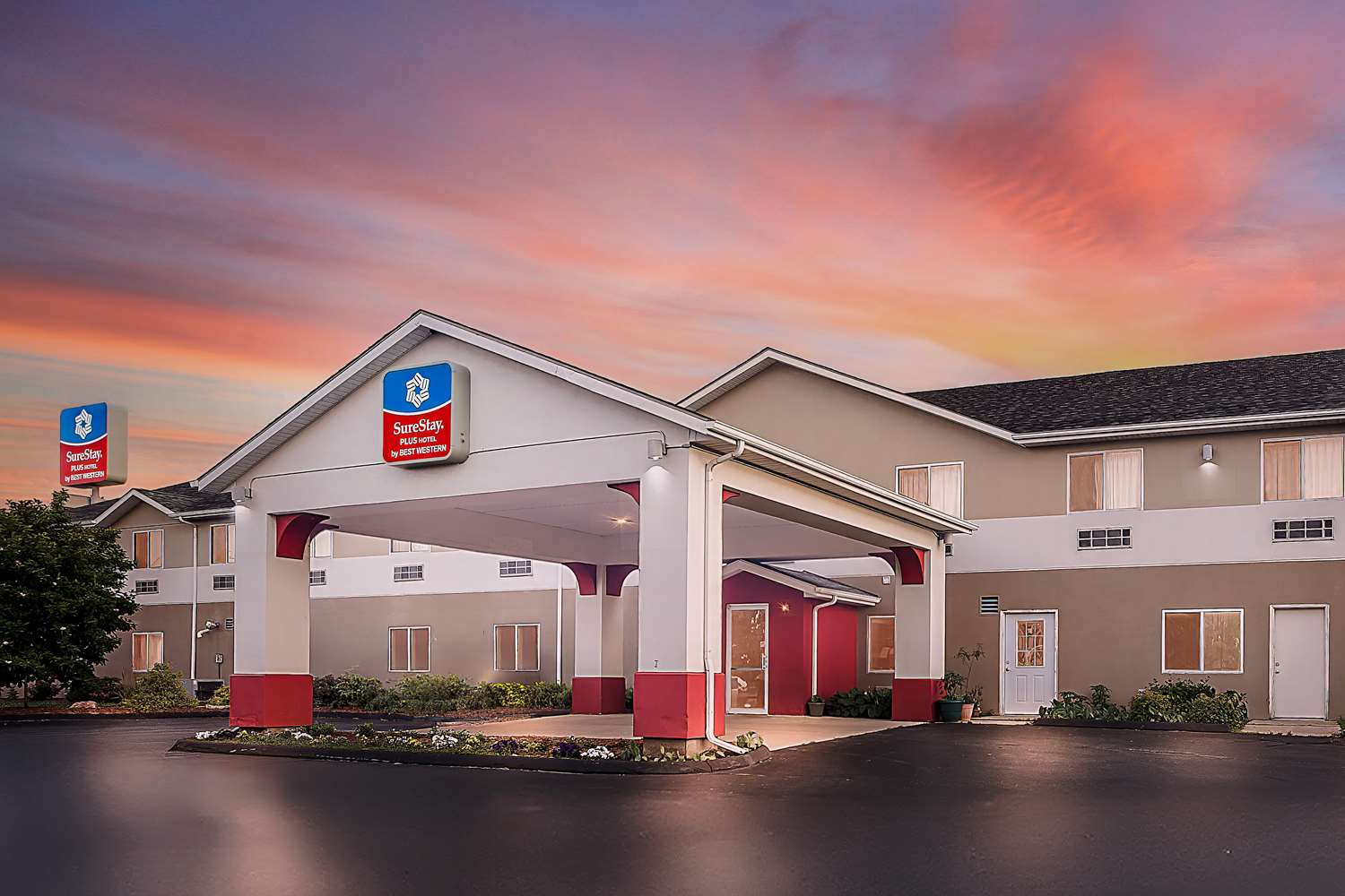 Surestay Plus Hotel By Best Western Bettendorf 1/8