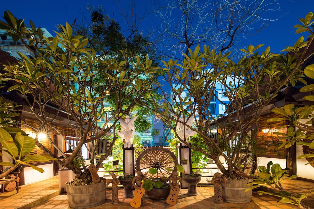 Yotaka Boutique Hotel Bangkok 69/74