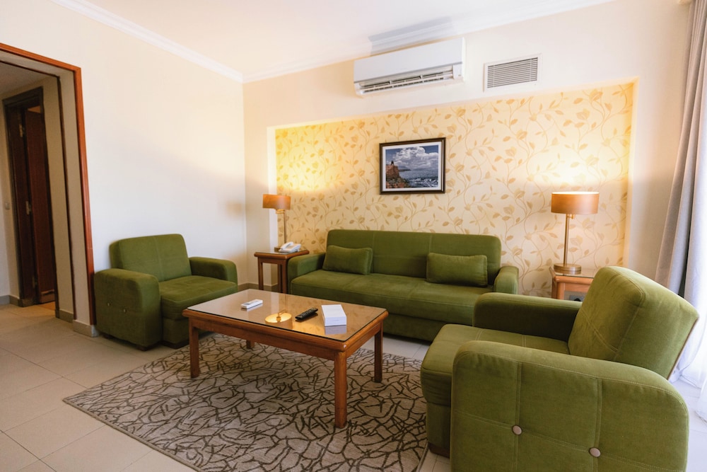 The Grand Plaza Hotel Smouha 44/68