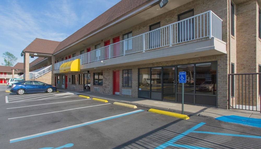 STUDIOS AND SUITES 4 LESS BATTLEFIELD BLVD image