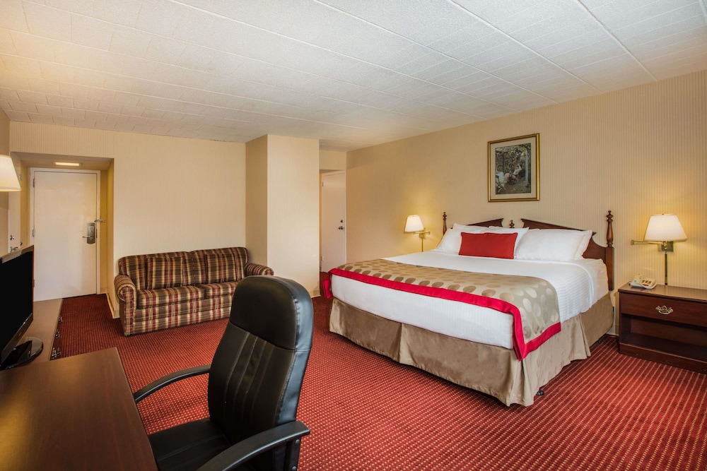 Ramada by Wyndham Ligonier 8/42