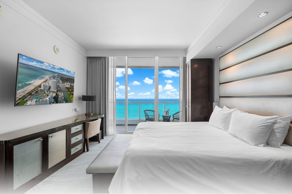 Fontainebleau Miami Beach Private Luxury Suites 10/50