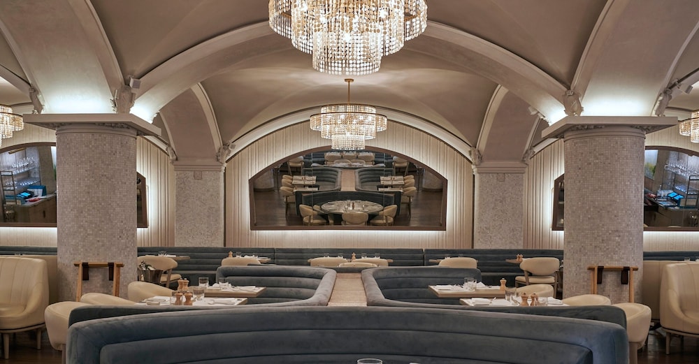 The Hermitage Hotel 51/61