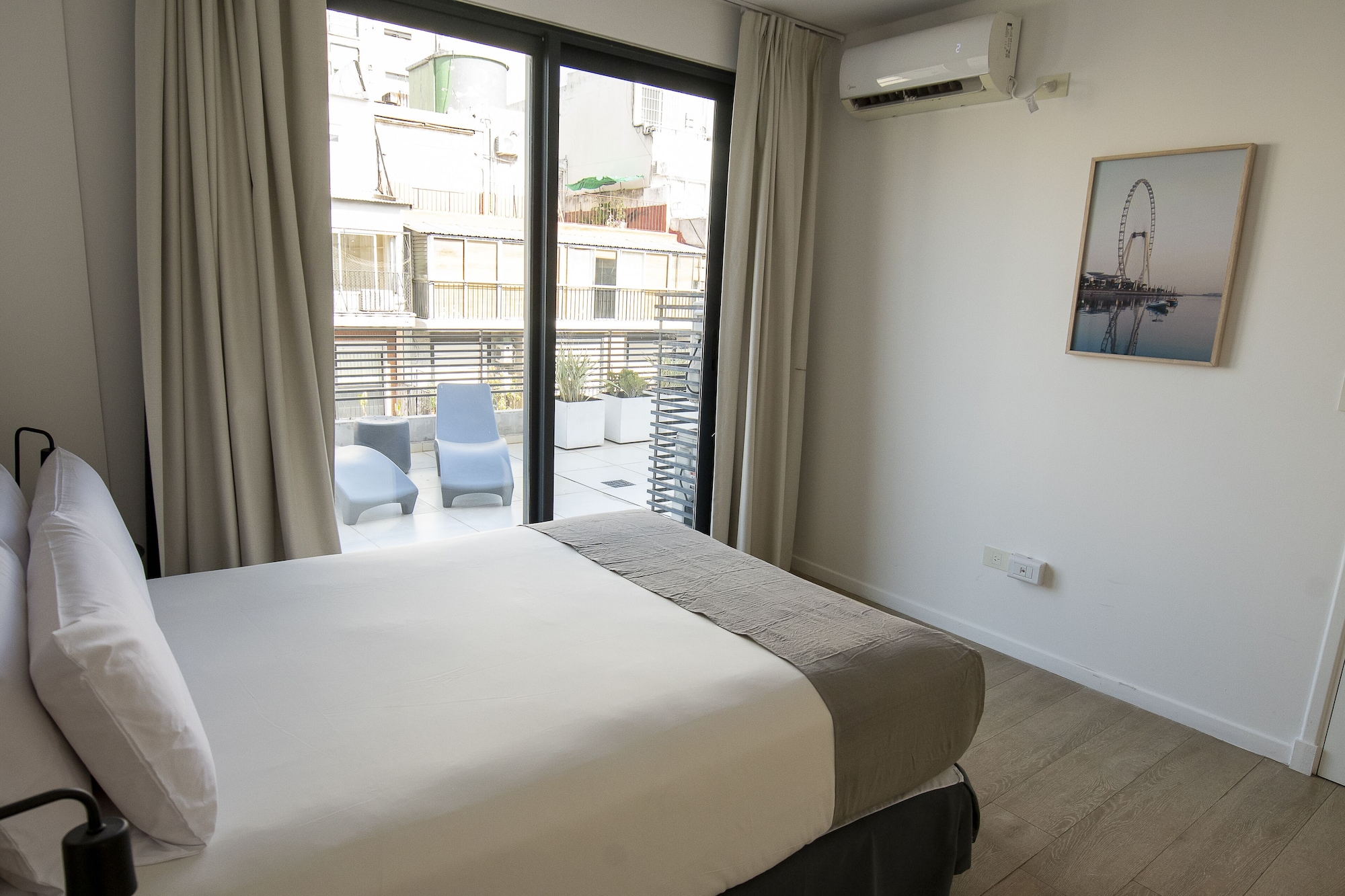 DELUXE, APARTMENT