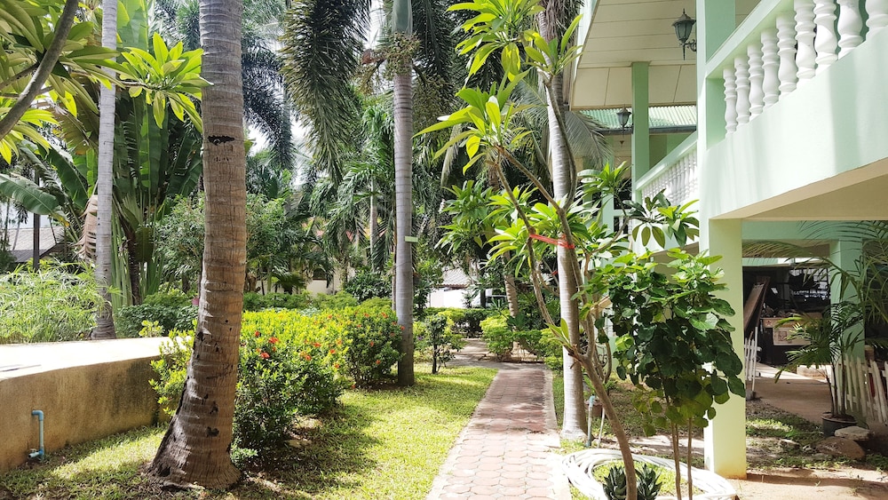 Rattana Guesthouse Bungalow 40/50