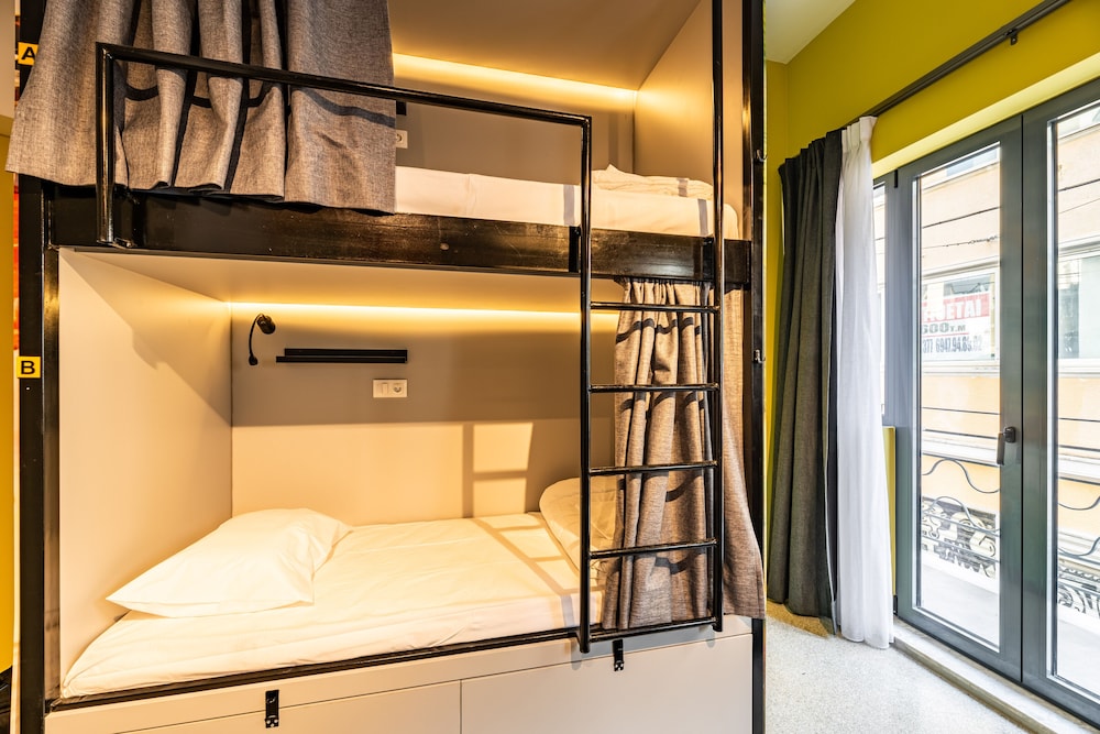 Athens Hub Hostel 8/33
