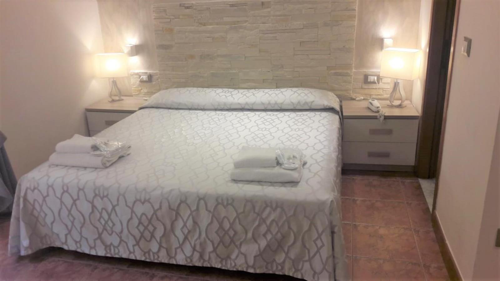 غرفة بسرير مزدوج أو سريرين منفصلين، Hotel Alinari 7/10