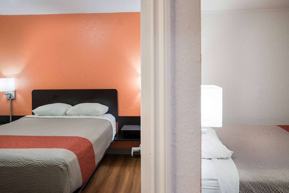 Motel6 Fort St John BC 13/31