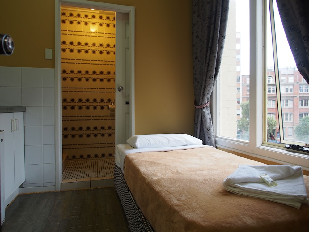 CENTRAL PRIVATE HOTEL 14/55