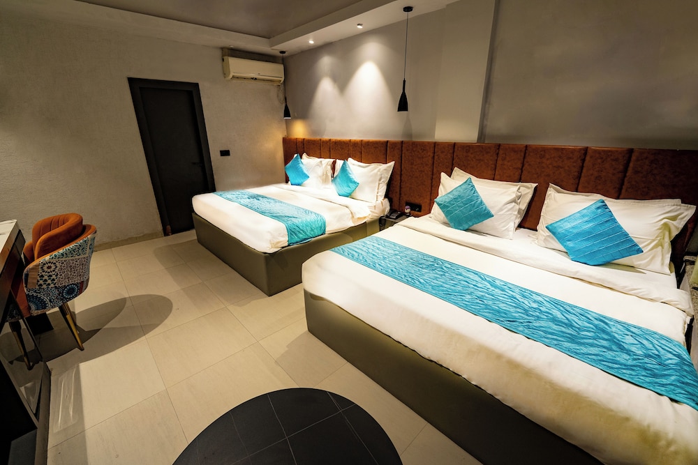 SKI Hotels And Resorts 14/49