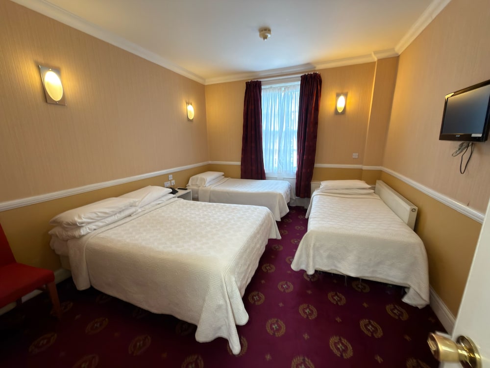 Balmoral House Hotel 6/32