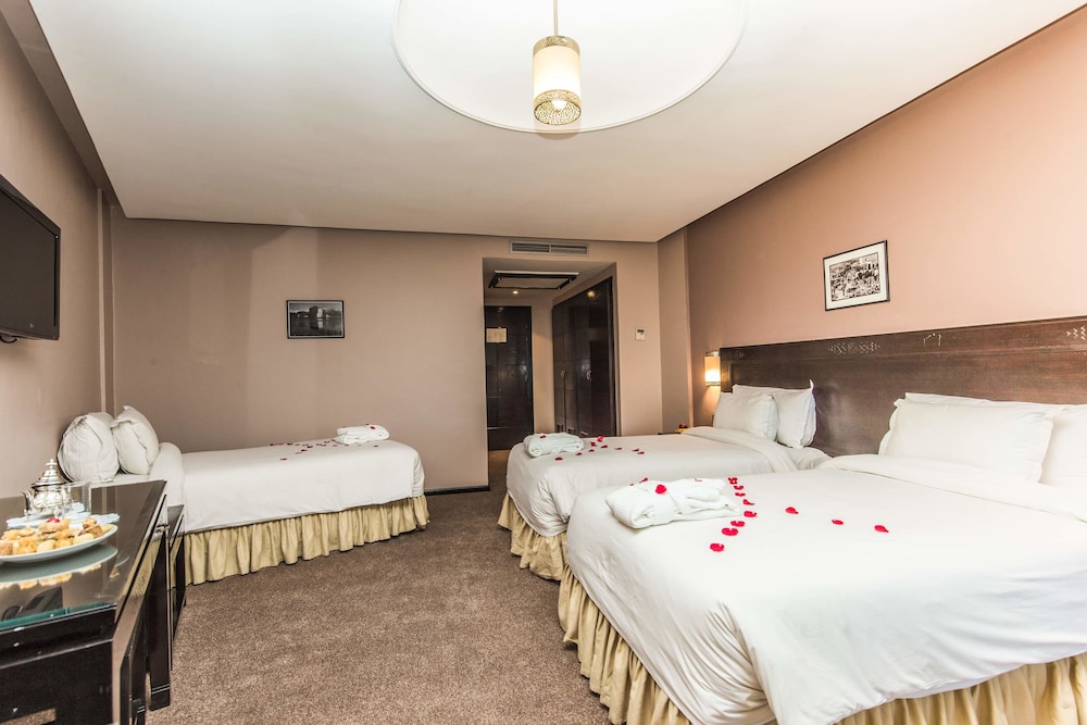 Hotel Almas 16/50