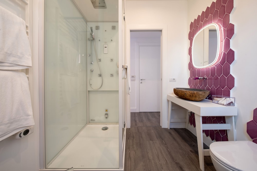 Diamond Suite 62/63
