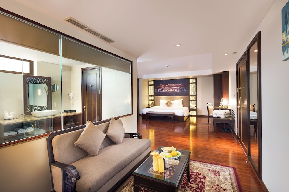 Thanh Lich Royal Boutique Hotel 51/69