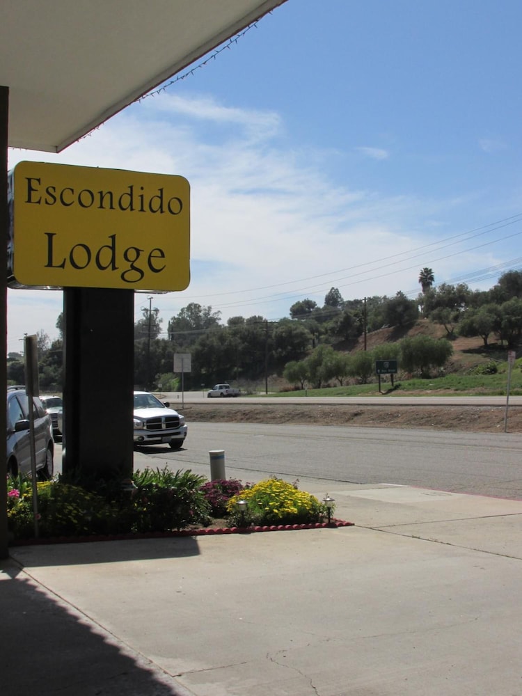Escondido Lodge 50/56