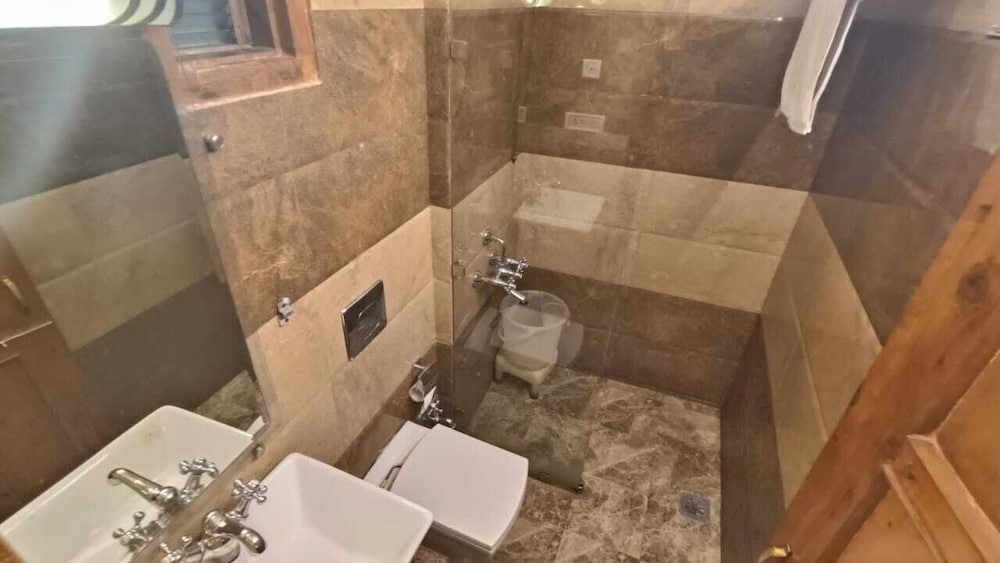 Bridge View Regency 50/50