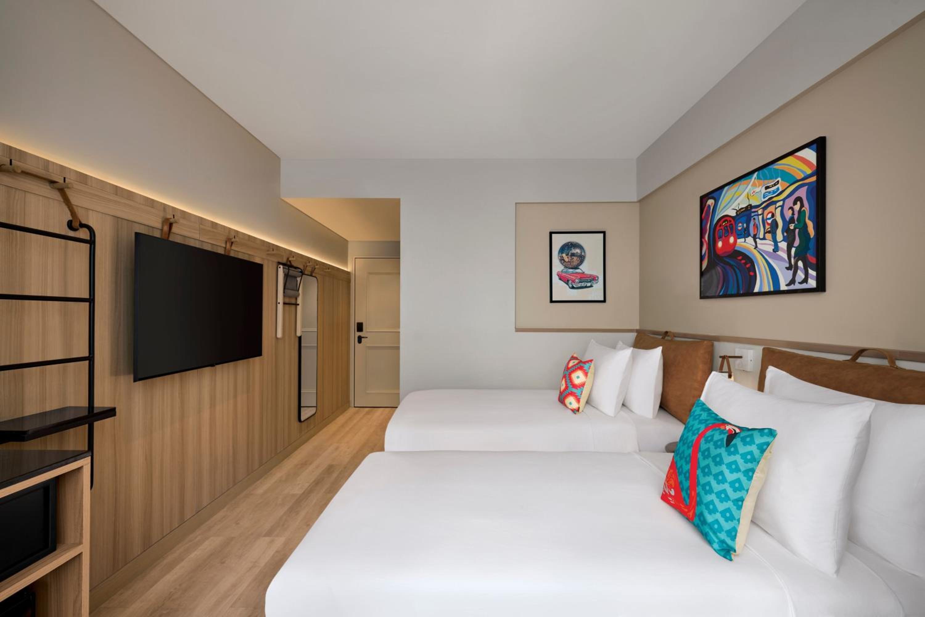 Moxy, Twin Beds